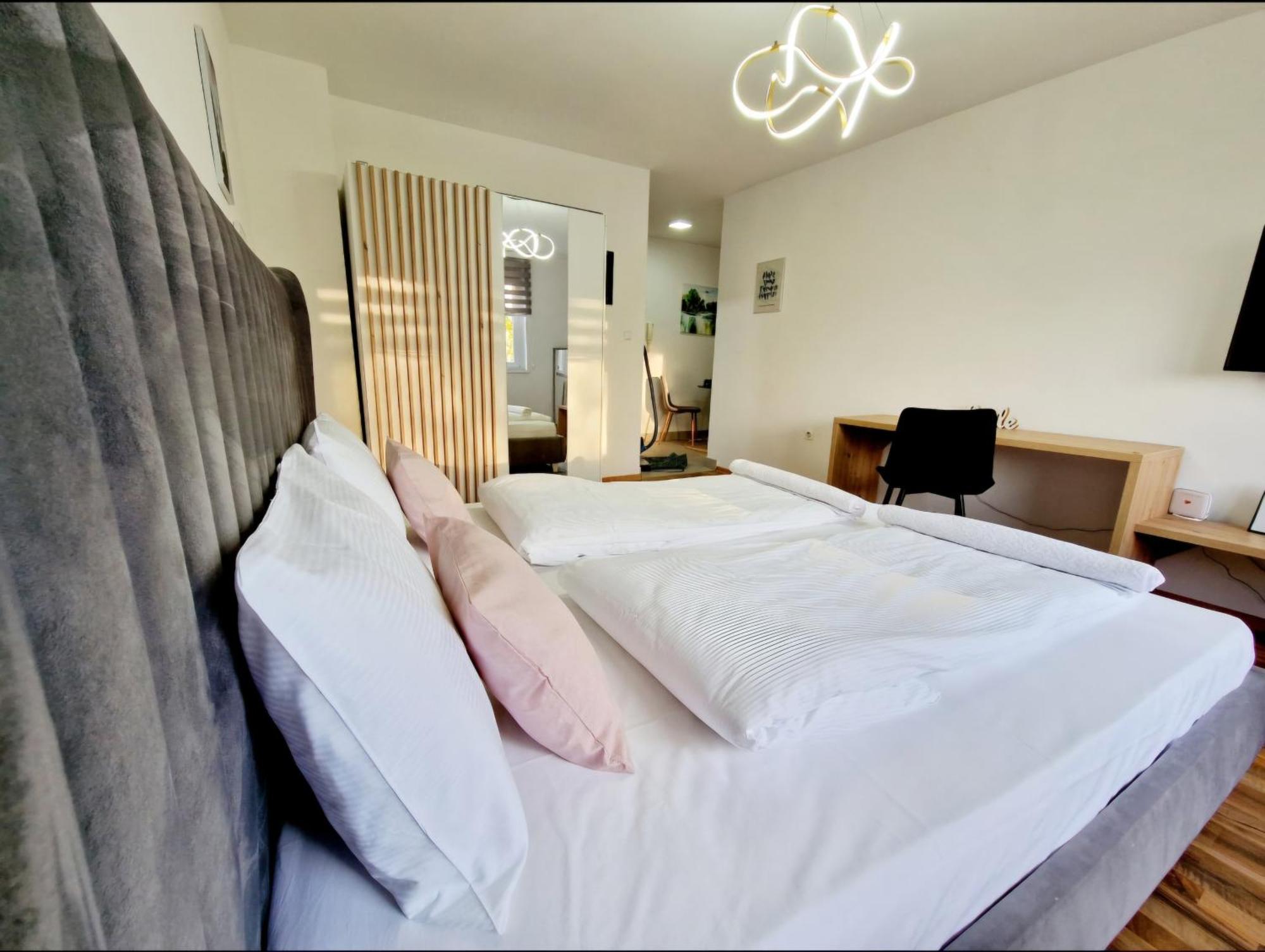 Infinity Apartment & Free Wifi & Free Parking Сараево Екстериор снимка